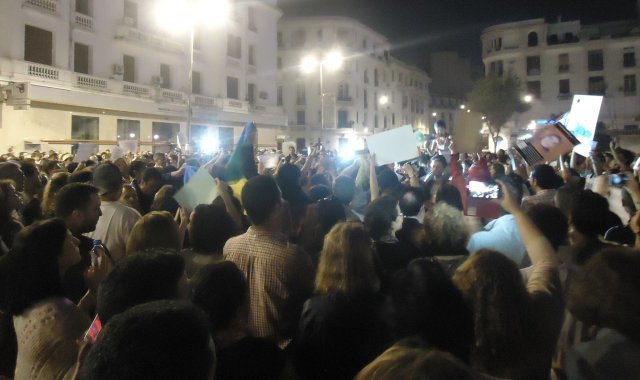 Manifestations en robe pour soutenir les filles d'Inezgane Manifestations en robe pour soutenir les filles d'Inezgane