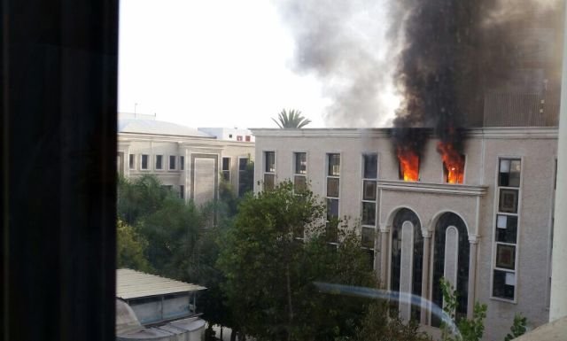 Addoha: incendie maîtrisé, les serveurs et les dossiers clients sont à l'abri Addoha: incendie maîtrisé, les serveurs et les dossiers clients sont à l'abri