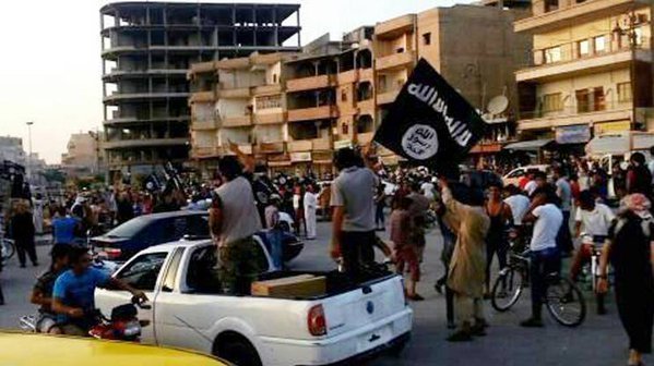 Entre guerre et rigorisme, la vie quotidienne sous Daech Entre guerre et rigorisme, la vie quotidienne sous Daech