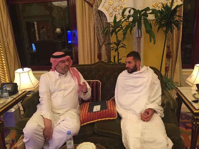 Karim Benzema effectue une “omra” Karim Benzema effectue une “omra”