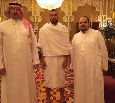 Karim Benzema effectue une “omra” Karim Benzema effectue une “omra”