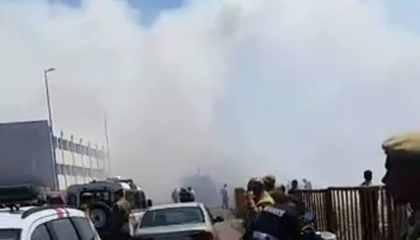 Un bateau prend feu ce mercredi au port d'Agadir (Images) Un bateau prend feu ce mercredi au port d'Agadir (Images)
