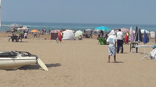 Bouznika: après la polémique, opération “plages propres” Bouznika: après la polémique, opération “plages propres”