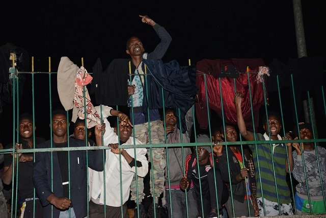 Affrontements entre Marocains et migrants subsahariens à Casablanca Affrontements entre Marocains et migrants subsahariens à Casablanca