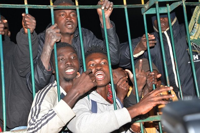 Affrontements entre Marocains et migrants subsahariens à Casablanca Affrontements entre Marocains et migrants subsahariens à Casablanca