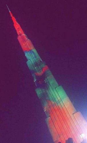 Burj-al-Arab et Burj Khalifa aux couleurs du Maroc pour la qualification au Mondial russe Burj-al-Arab et Burj Khalifa aux couleurs du Maroc pour la qualification au Mondial russe