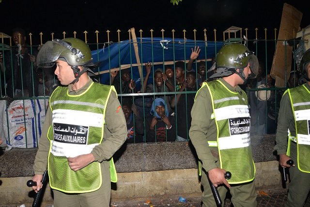 Affrontements entre Marocains et migrants subsahariens à Casablanca Affrontements entre Marocains et migrants subsahariens à Casablanca