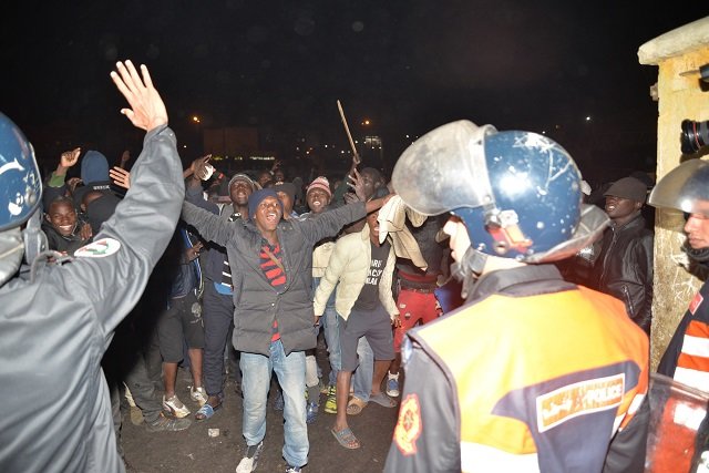 Affrontements entre Marocains et migrants subsahariens à Casablanca Affrontements entre Marocains et migrants subsahariens à Casablanca