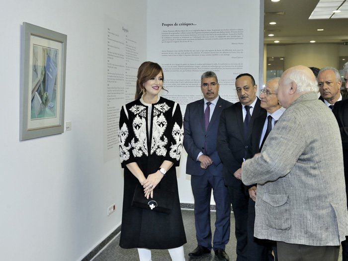 Lalla Salma fait sensation à la cérémonie d'hommage à l’artiste Mohamed Amine Demnati Lalla Salma fait sensation à la cérémonie d'hommage à l’artiste Mohamed Amine Demnati