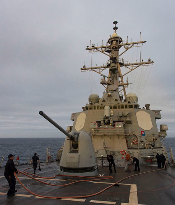 Le destroyer USS Ross en escale au port d'Agadir Le destroyer USS Ross en escale au port d'Agadir