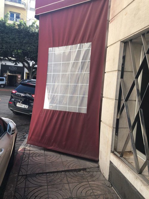 Images. Un restaurant envahit l’espace réservé aux piétons à Casablanca Images. Un restaurant envahit l’espace réservé aux piétons à Casablanca