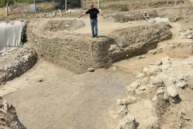 Découverte dans l'ouest de la Turquie d’un canal d'eau vieux de 8.200 ans Découverte dans l'ouest de la Turquie d’un canal d'eau vieux de 8.200 ans