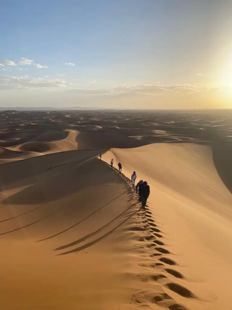 Évasion. Yoga et dunes, ou comment se reconnecter à soi dans le Grand Sud Évasion. Yoga et dunes, ou comment se reconnecter à soi dans le Grand Sud