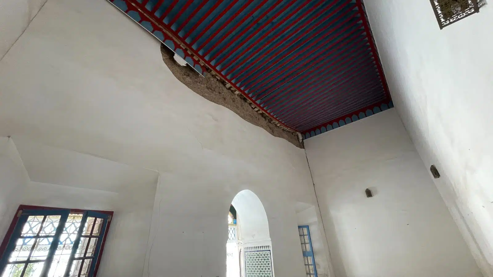 Premier état des lieux des tombeaux saadiens et du palais Bahia après le séisme (Amine Kabbaj) Premier état des lieux des tombeaux saadiens et du palais Bahia après le séisme (Amine Kabbaj)