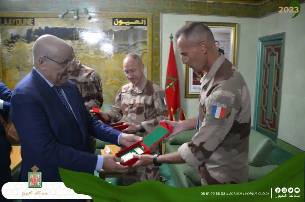 Une délégation de diplomates et de militaires français en visite à Laâyoune Une délégation de diplomates et de militaires français en visite à Laâyoune