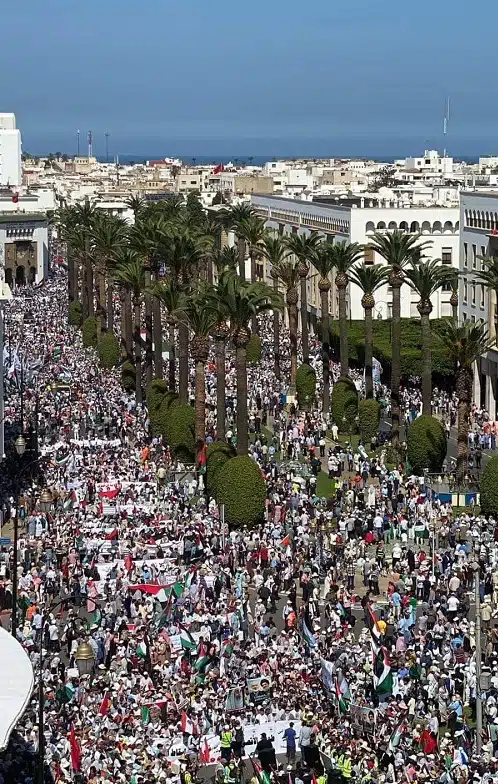 Marée humaine à Rabat dans une grande marche de soutien à la Palestine et au Liban Marée humaine à Rabat dans une grande marche de soutien à la Palestine et au Liban