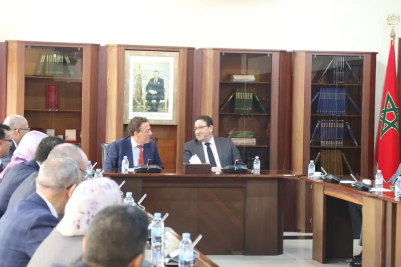 Passation de pouvoirs : les nouveaux ministres prennent leurs fonctions Passation de pouvoirs : les nouveaux ministres prennent leurs fonctions