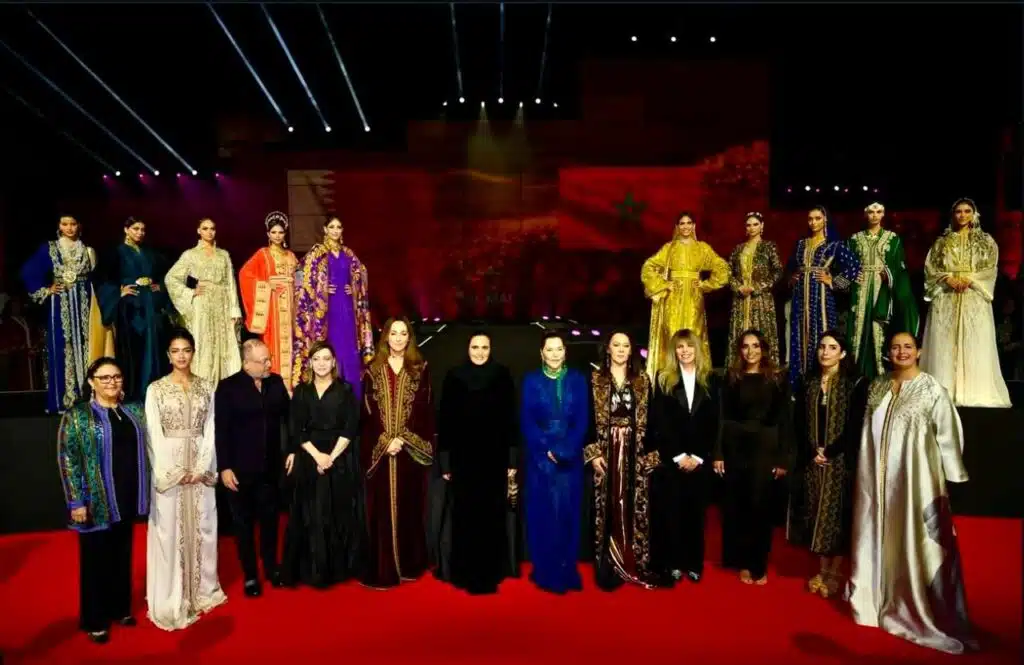 Doha : la Princesse Lalla Hasnaa et Sheikha Al Mayassa Bint Hamad Al-Thani président un défilé et un dîner en l’honneur des invités du “Caftan Fashion Show” Doha : la Princesse Lalla Hasnaa et Sheikha Al Mayassa Bint Hamad Al-Thani président un défilé et un dîner en l’honneur des invités du “Caftan Fashion Show”