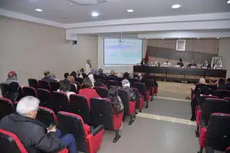 Notre collègue Oumaima Hali soutient avec succès sa thèse sur l’IA dans les universités marocaines Notre collègue Oumaima Hali soutient avec succès sa thèse sur l’IA dans les universités marocaines