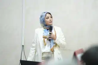 Notre collègue Oumaima Hali soutient avec succès sa thèse sur l’IA dans les universités marocaines Notre collègue Oumaima Hali soutient avec succès sa thèse sur l’IA dans les universités marocaines