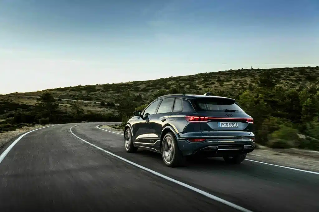 Audi Q6 e-tron : un SUV 100% électrique qui redéfinit les standards Audi Q6 e-tron : un SUV 100% électrique qui redéfinit les standards