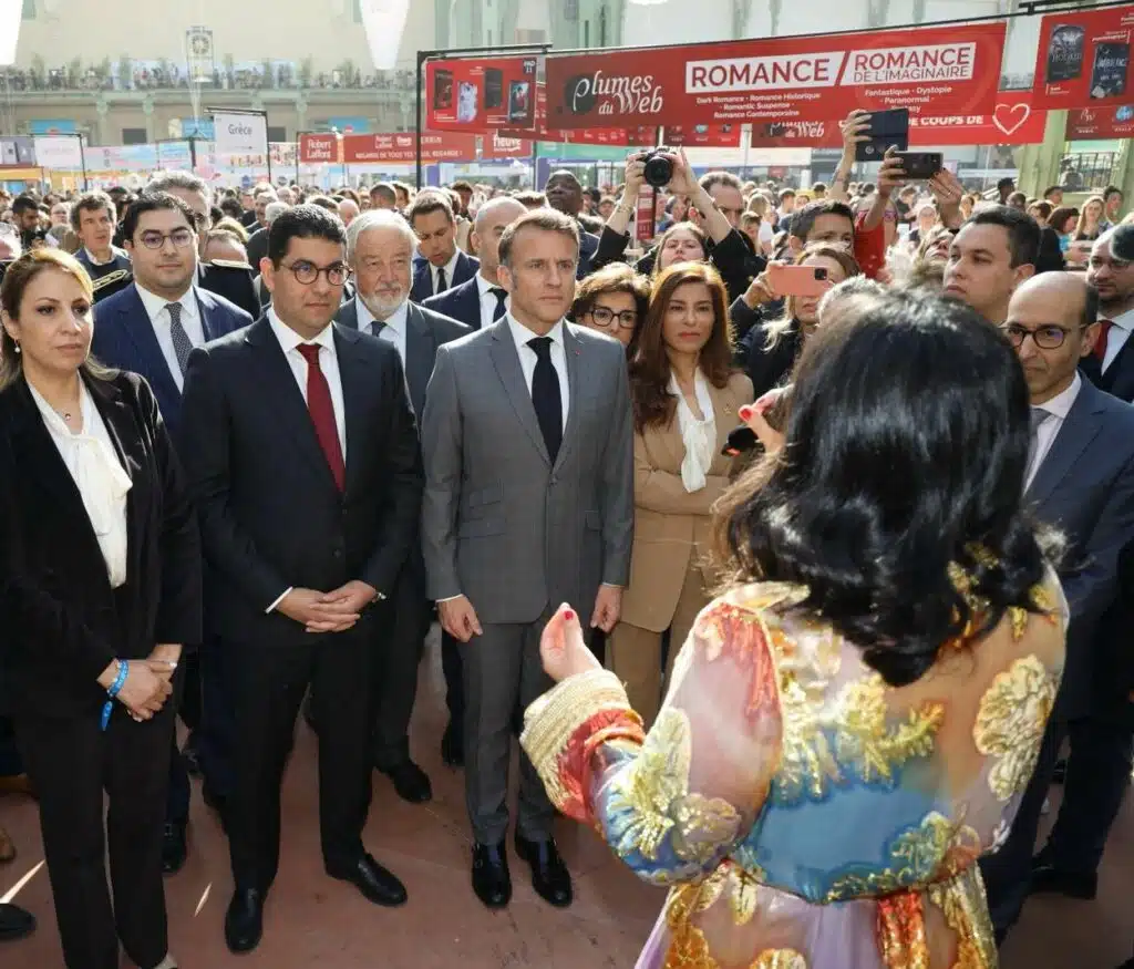Festival du livre de Paris : le président Macron visite le pavillon du Maroc, invité d’honneur Festival du livre de Paris : le président Macron visite le pavillon du Maroc, invité d’honneur