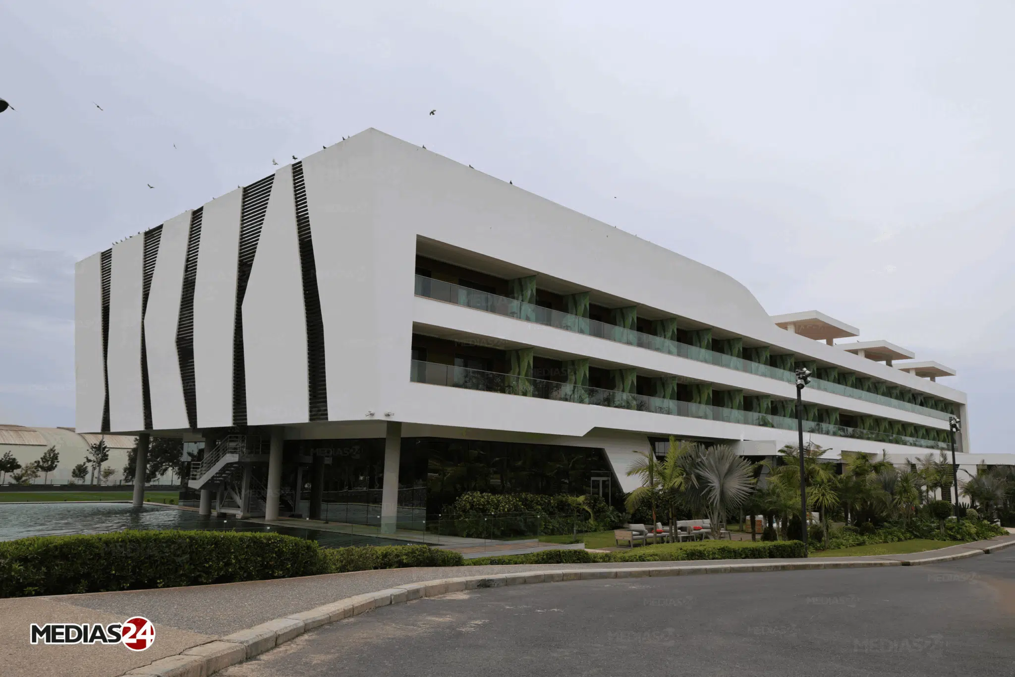 Complexe Mohammed VI de football. Au croisement de la performance et de l’innovation Les équipes nationales féminies et masculines A disposent d'un hôtel qui leur est spécialement dédié.