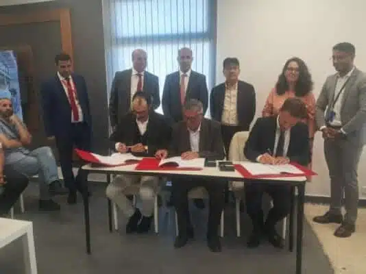 Paix sociale. Signature de la convention collective entre Safran Nacelles Morroco et la CDT Paix sociale. Signature de la convention collective entre Safran Nacelles Morroco et la CDT
