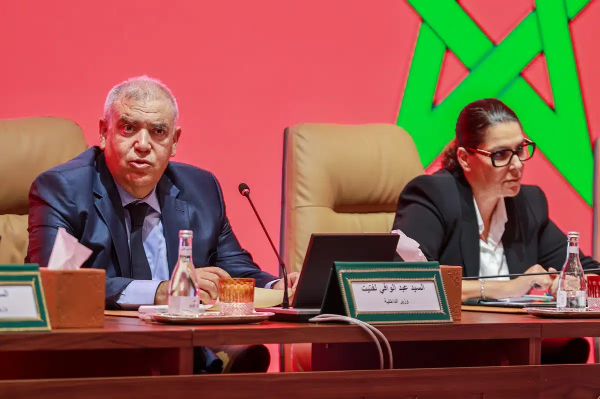 Développement territorial: réunion de coordination à Tétouan M. Laftit et Mme mansouri. Réunion de plusieurs ministres avec l'administration territoriale suite au discours du Trône.