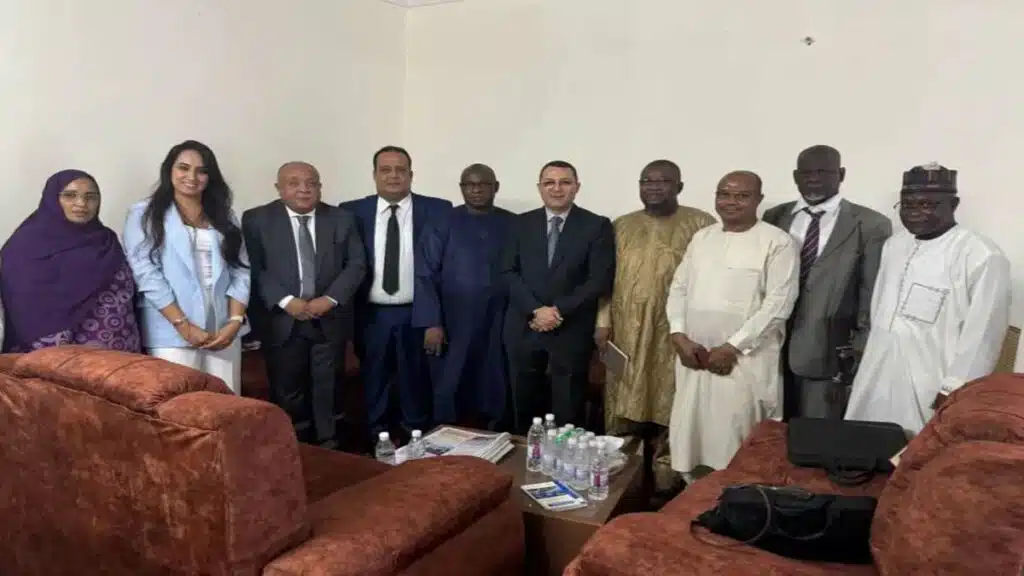 Le Maroc offre 200 bourses d’études universitaires 2025-2026 au Niger Échanges entre les délégations marocaine et nigérienne à Niamey, en marge du programme de 200 bourses d’études pour 2025-2026.