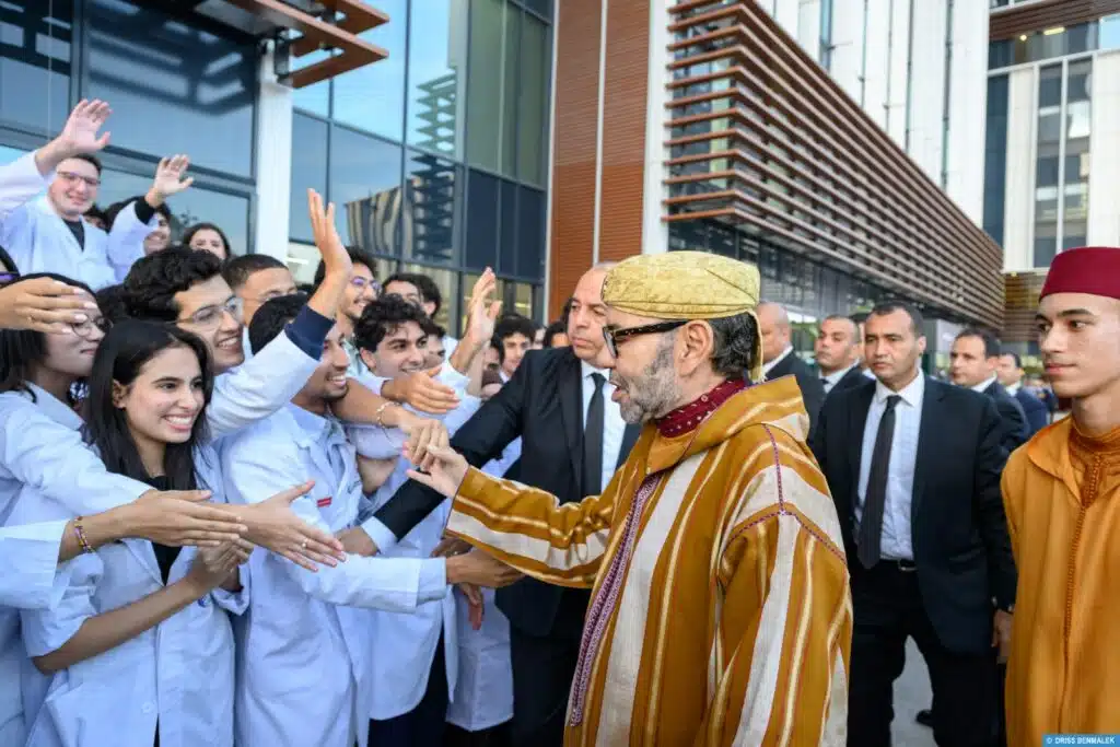 Le Roi inaugure le CHU international de Rabat et ordonne l'ouverture du CHU d'Agadir Le Roi inaugure le CHU international de Rabat et ordonne l'ouverture du CHU d'Agadir