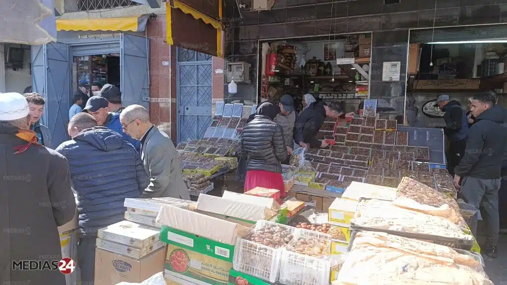 À deux jours du Ramadan, les dattes marocaines trônent sur les étals À deux jours du Ramadan, les dattes marocaines trônent sur les étals