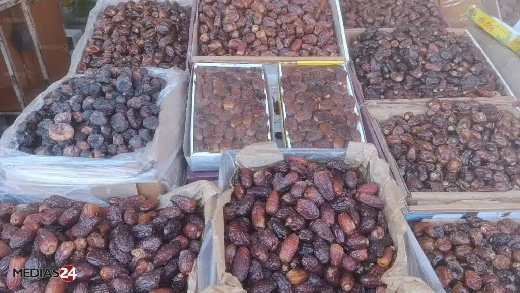 À deux jours du Ramadan, les dattes marocaines trônent sur les étals À deux jours du Ramadan, les dattes marocaines trônent sur les étals