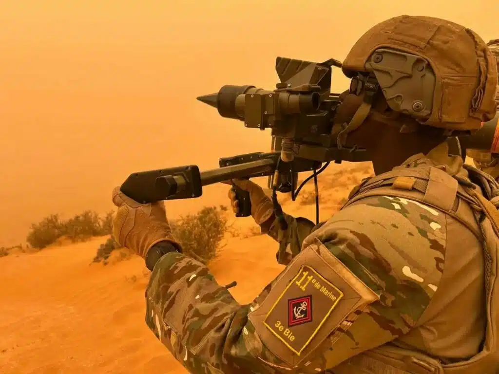Défense antiaérienne : pour contrer les drones et les munitions rôdeuses, les FAR renforcent leur dispositif mobile Défense antiaérienne : pour contrer les drones et les munitions rôdeuses, les FAR renforcent leur dispositif mobile
