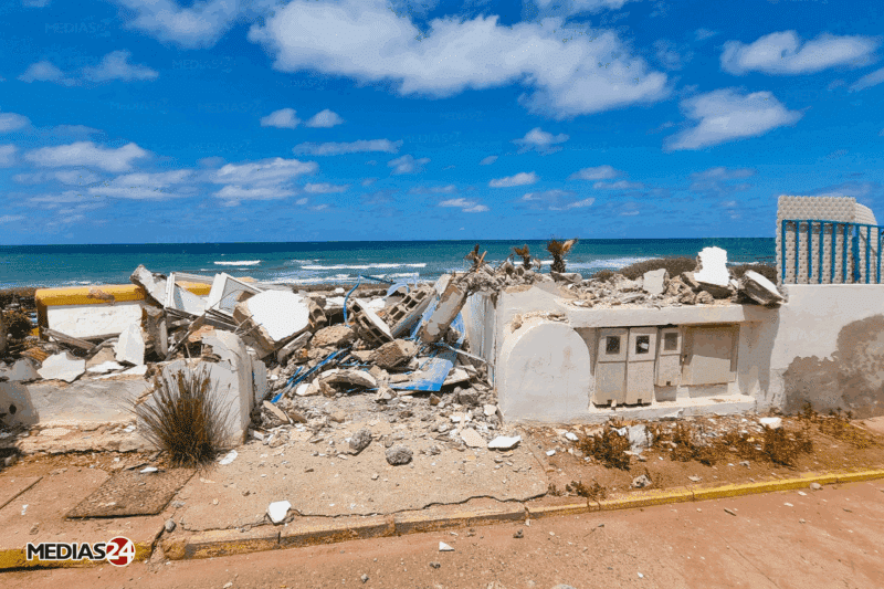 Dar Bouazza : début de la libération du domaine public maritime, démolition de deux restaurants de luxe Dar Bouazza : début de la libération du domaine public maritime, démolition de deux restaurants de luxe