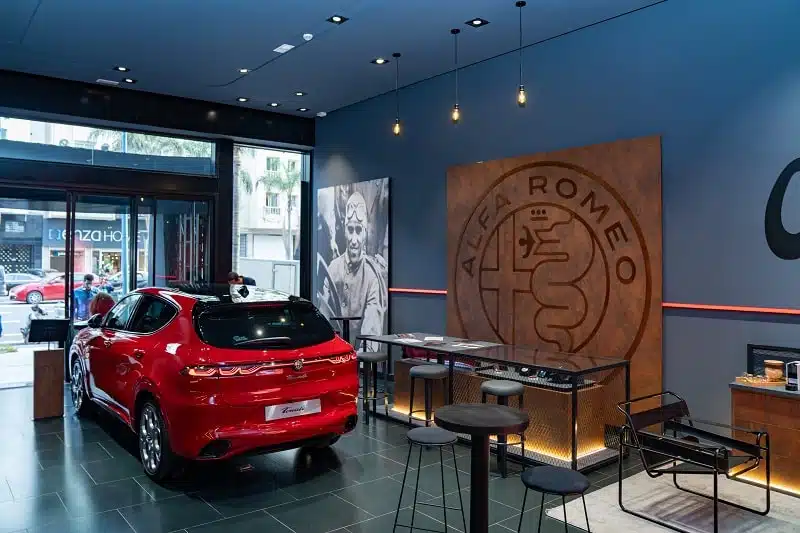 Alfa Romeo inaugure un nouveau showroom à Casablanca et célèbre ses 115 ans