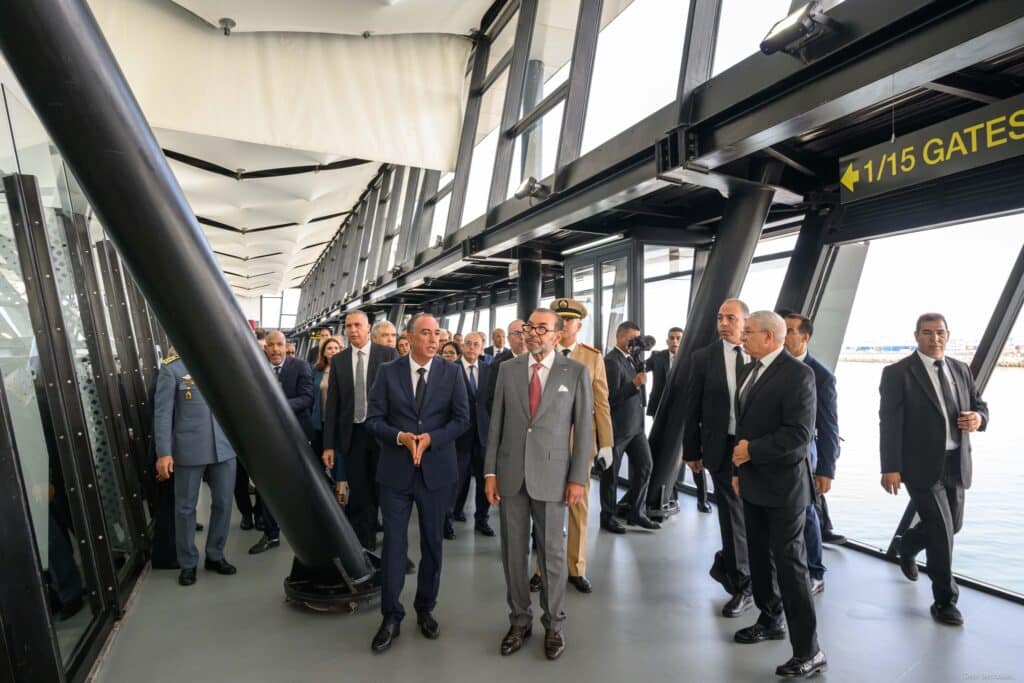 Le Roi Mohammed VI inaugure quatre projets du Complexe portuaire de Casablanca