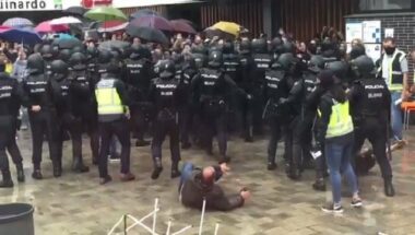 Vidéos. Catalogne: la police tire des balles en caoutchouc, 38 blessés