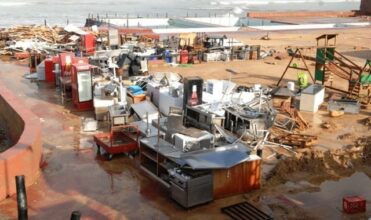 La météo diffuse une alerte aux orages, dégâts sur la cote atlantique