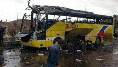 Egypte: quatre morts dans un attentat visant un bus de touristes