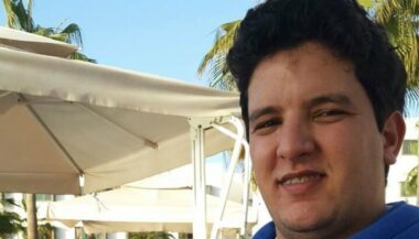 Adam Bouhadma : à 17 ans, il lance son entreprise