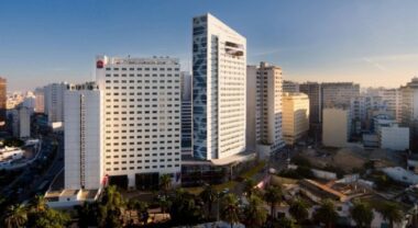 Risma réduit son déficit