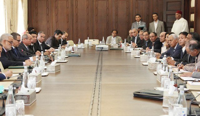 1er mai, les négociations s'accélèrent, l'idée d'un sommet social  s'impose