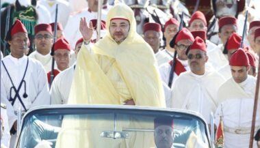 Le Roi préside la cérémonie d'allégeance