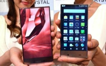 Le smartphone plein écran de Sharp, nouveau défi lancé à Samsung et Apple