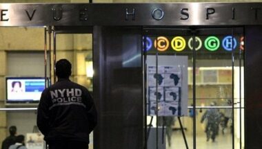 Premier cas d'Ebola à New York, l'épidémie menace le Mali et la Côte d'Ivoire