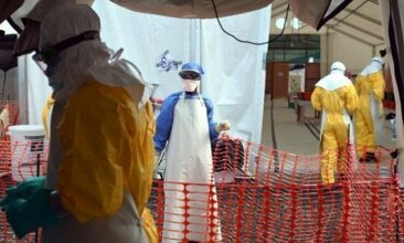Ebola hors d'Afrique: la 1ère malade semble tirée d'affaires, le monde se mobilise