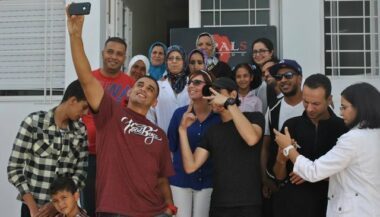 La 1ère caravane des célébrités Y-PEER au Maroc fait escale à Agadir