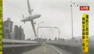 Un crash spectaculaire d'un avion de TransAsia