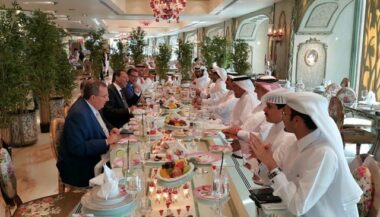 Un ministre du Qatar séduit par l’art de vivre marocain
